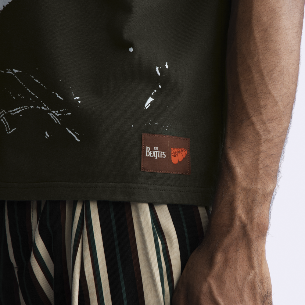 Rubber Soul Boxy Tracklist Tee Model 2